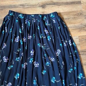 Banana Republic Navy Floral Pleated Skirt